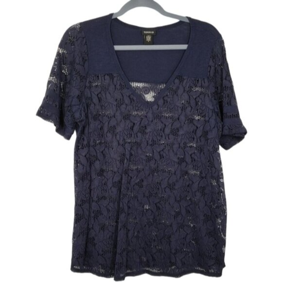 Torrid Blue Lacy Short Sleeve Tee V Neck Sheer Floral Size 1X - Picture 11 of 11